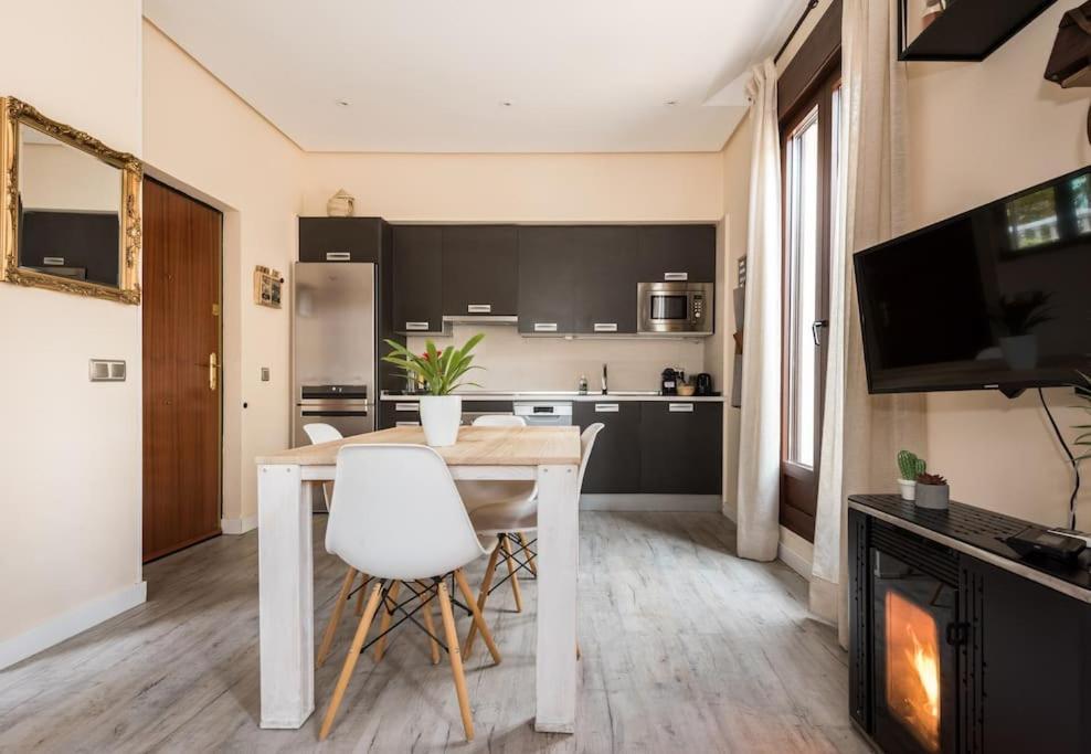 Atico Con Terraza Y Chimenea Junto A Universidad Alcala de Henares Luaran gambar