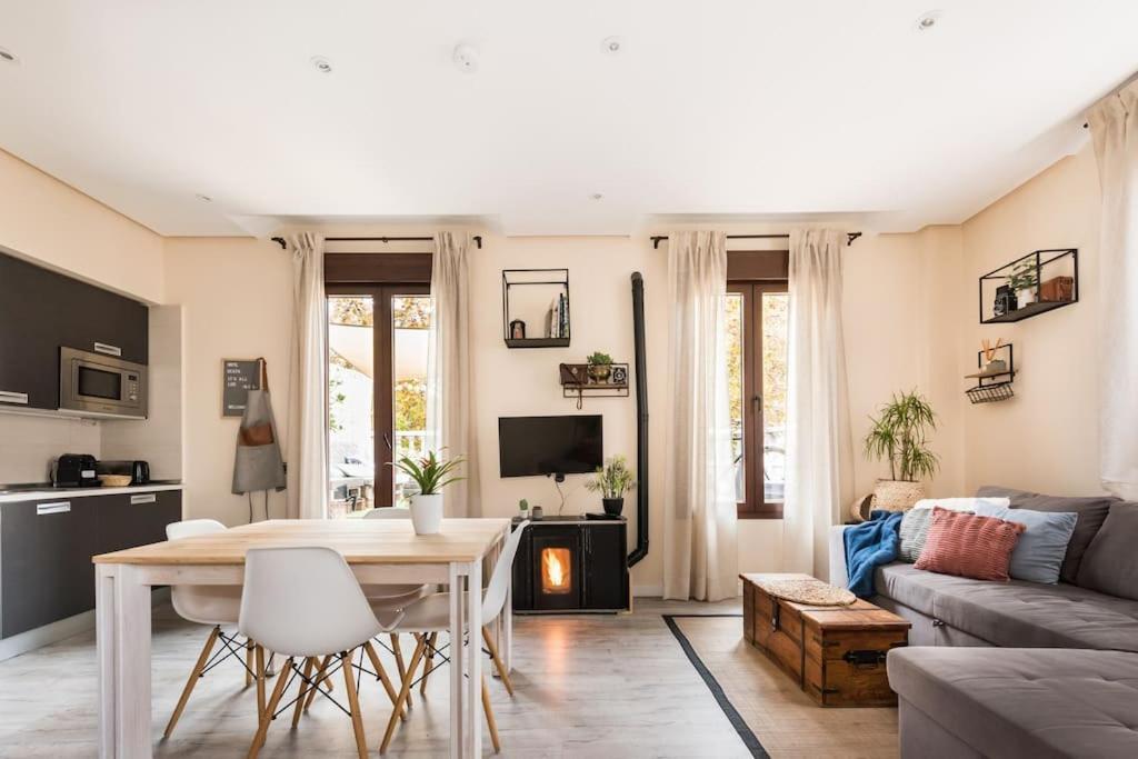 Atico Con Terraza Y Chimenea Junto A Universidad Alcala de Henares Luaran gambar